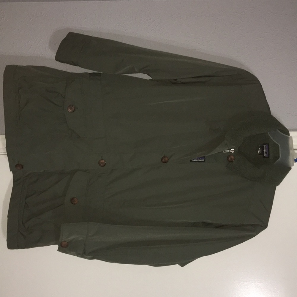 Patagonia Color Green Jacket size M